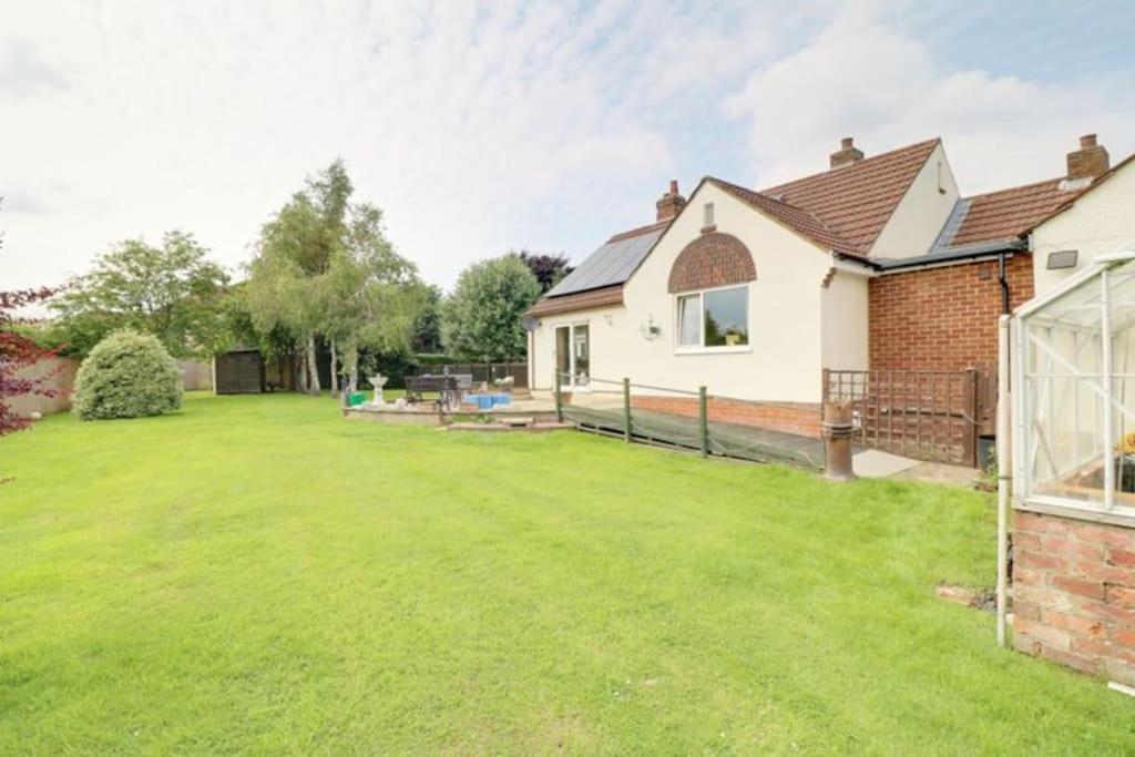 Millfields Cottage And Garden Goxhill  Exterior photo